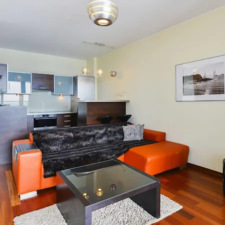 Sea Towers Apartment *